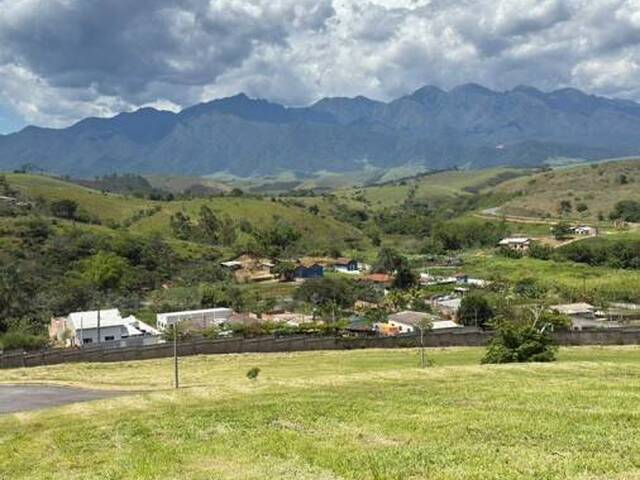 Venda em Caviúnas - Lavrinhas