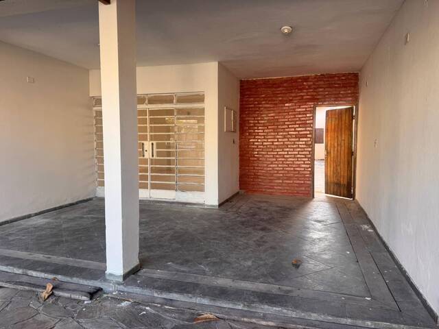 Locação em Vila Canevari - Cruzeiro